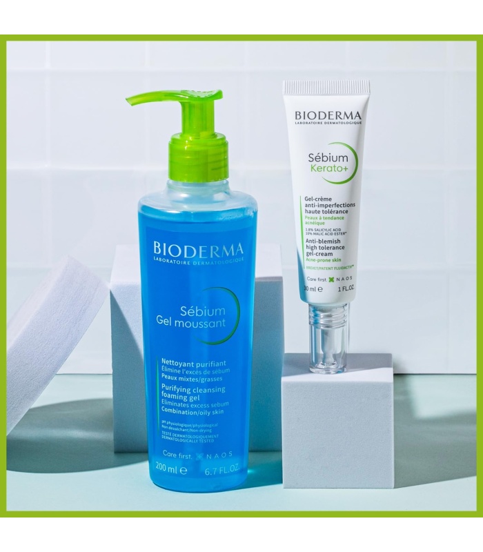 ژل شستشوی بایودرما سبیوم مناسب پوست چرب و جوشدار حجم 200میل