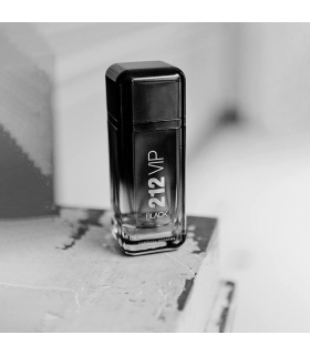 عطر کارولینا هررا ۲۱۲ وی آی پی بلک (Carolina Herrera 212 Vip Black)