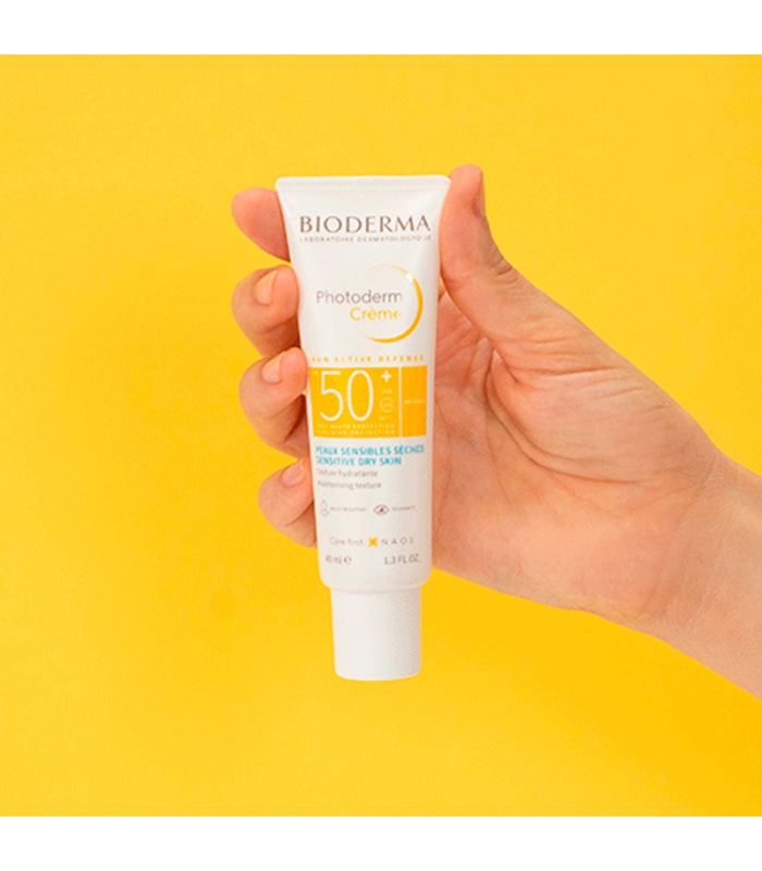 بایودرما کرم ضدآفتاب فتودرم بی رنگ SPF50   40 میلی لیتر